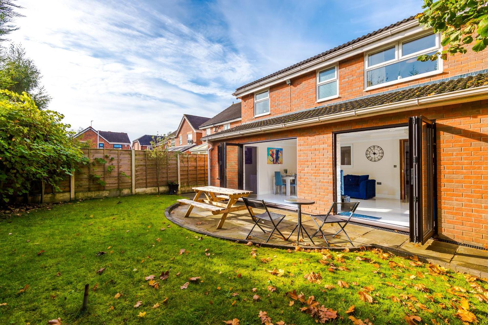 The Green- Beautiful & Spacious 5 Bed Detached In Worsley, Manchester Экстерьер фото
