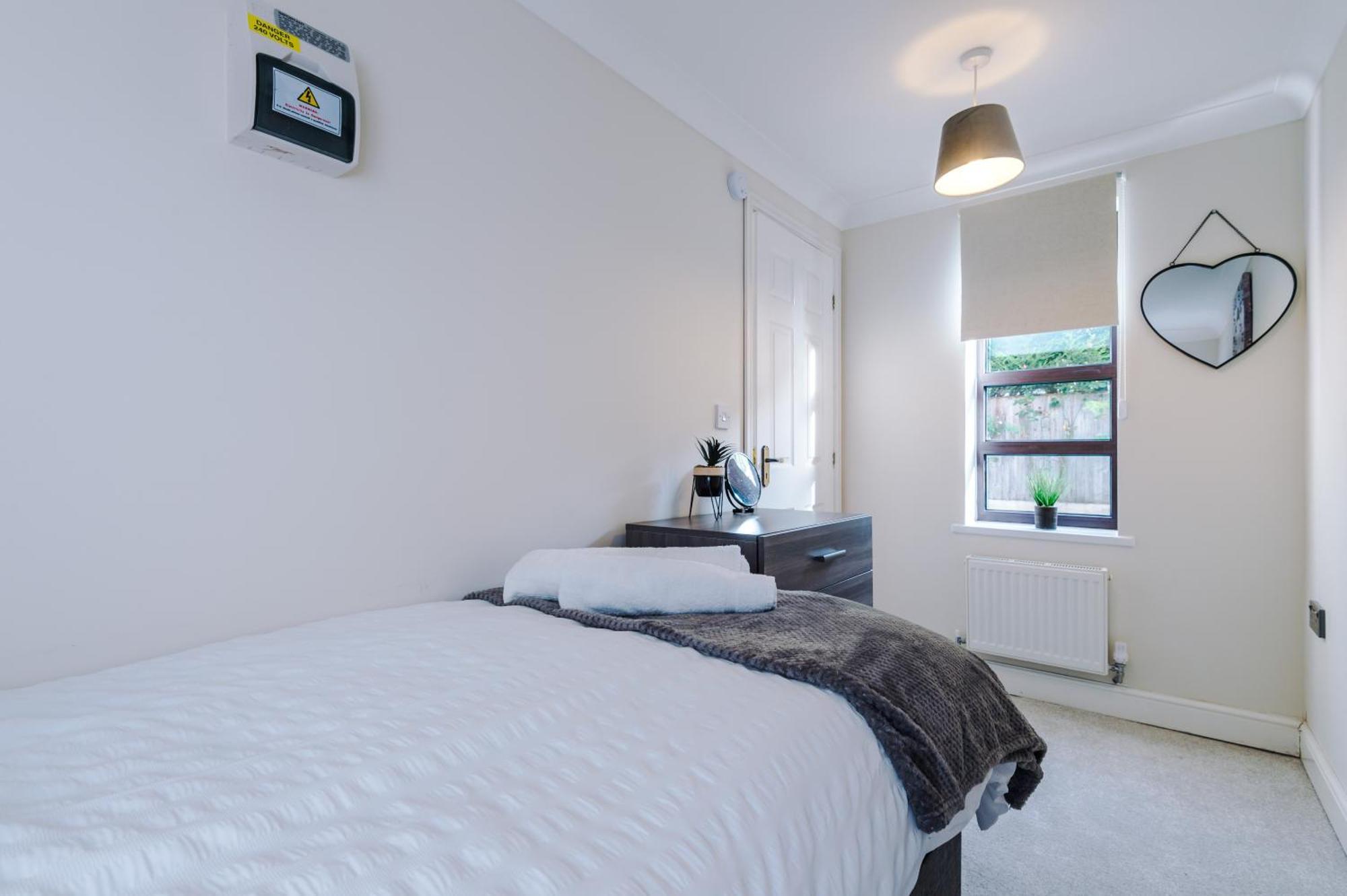 The Green- Beautiful & Spacious 5 Bed Detached In Worsley, Manchester Экстерьер фото